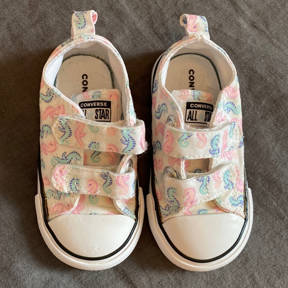 Converse Toddler Velcro Shoes Size 6